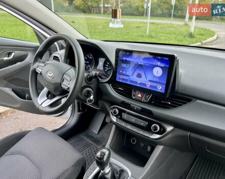 Белый Хендай i30, объемом двигателя 1.5 л и пробегом 129 тыс. км за 12350 $, фото 45 на Automoto.ua