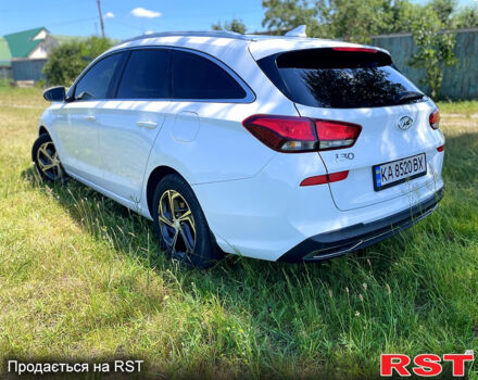 Белый Хендай i30, объемом двигателя 1.5 л и пробегом 39 тыс. км за 19500 $, фото 3 на Automoto.ua