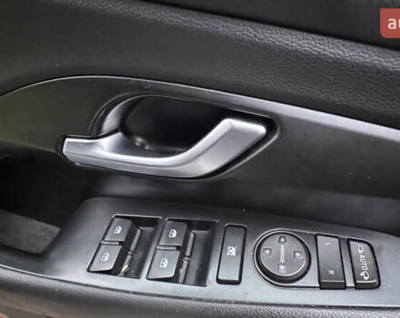 Белый Хендай i30, объемом двигателя 1.6 л и пробегом 195 тыс. км за 11499 $, фото 8 на Automoto.ua