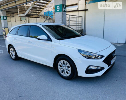 Білий Хендай i30, об'ємом двигуна 1.5 л та пробігом 7 тис. км за 18600 $, фото 49 на Automoto.ua