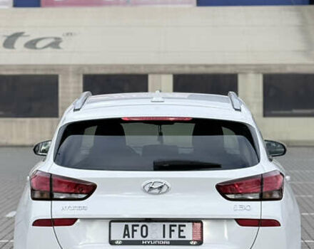 Белый Хендай i30, объемом двигателя 1.6 л и пробегом 110 тыс. км за 16950 $, фото 6 на Automoto.ua