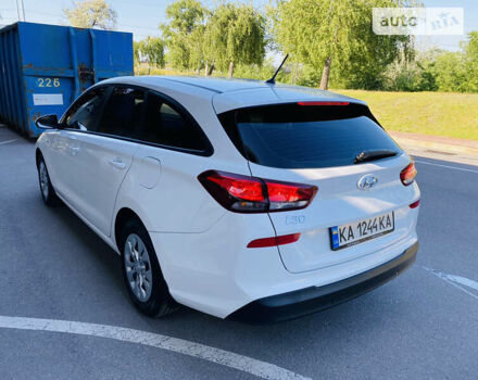 Білий Хендай i30, об'ємом двигуна 1.5 л та пробігом 7 тис. км за 18600 $, фото 37 на Automoto.ua