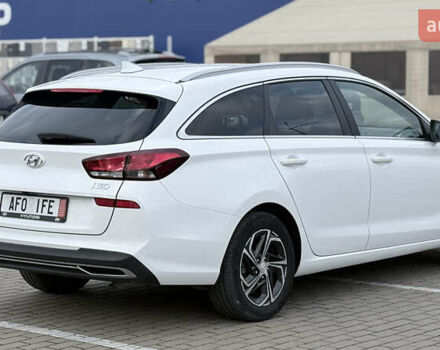 Белый Хендай i30, объемом двигателя 1.6 л и пробегом 110 тыс. км за 16950 $, фото 5 на Automoto.ua