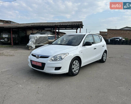 Білий Хендай i30, об'ємом двигуна 1.6 л та пробігом 202 тис. км за 5900 $, фото 1 на Automoto.ua