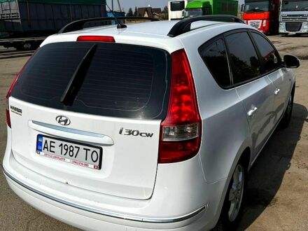 Белый Хендай i30, объемом двигателя 1.6 л и пробегом 391 тыс. км за 4750 $, фото 1 на Automoto.ua