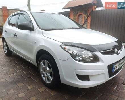 Белый Хендай i30, объемом двигателя 1.4 л и пробегом 171 тыс. км за 6800 $, фото 1 на Automoto.ua