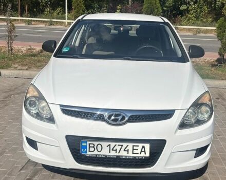 Белый Хендай i30, объемом двигателя 1.4 л и пробегом 151 тыс. км за 6800 $, фото 1 на Automoto.ua