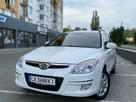Белый Хендай i30, объемом двигателя 1.59 л и пробегом 253 тыс. км за 7000 $, фото 1 на Automoto.ua