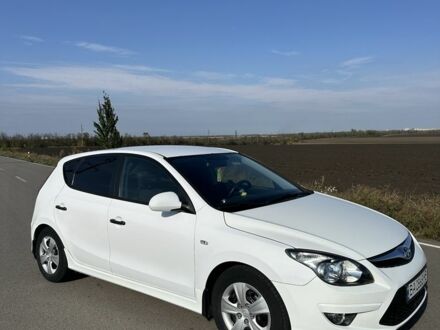 Білий Хендай i30, об'ємом двигуна 1.6 л та пробігом 192 тис. км за 7800 $, фото 1 на Automoto.ua