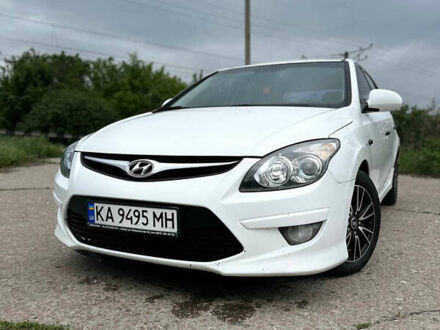 Хендай i30 2010 у Києві на Automoto.ua Білий Хендай i30, об'ємом двигуна 1.6 л та пробігом 225 тис. км за 7000 $, фото 1 на Automoto.ua