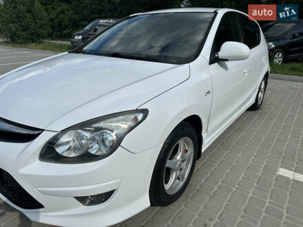 Хендай i30 2010 в Киеве на Automoto.ua Белый Хендай i30, объемом двигателя 1.59 л и пробегом 202 тыс. км за 6899 $, фото 1 на Automoto.ua