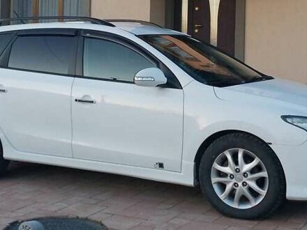Хендай i30 2010 в Коломые на Automoto.ua Белый Хендай i30, объемом двигателя 1.4 л и пробегом 250 тыс. км за 6400 $, фото 1 на Automoto.ua