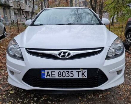 Белый Хендай i30, объемом двигателя 1.4 л и пробегом 234 тыс. км за 6600 $, фото 1 на Automoto.ua