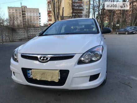 Хендай i30 2010 в Виннице на Automoto.ua Белый Хендай i30, объемом двигателя 1.4 л и пробегом 193 тыс. км за 6600 $, фото 1 на Automoto.ua