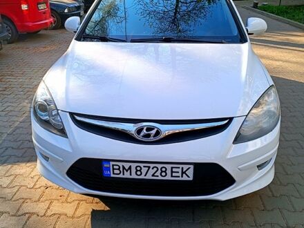 Хендай i30 2010 в Сумах на Automoto.ua Белый Хендай i30, объемом двигателя 1.4 л и пробегом 220 тыс. км за 7250 $, фото 1 на Automoto.ua