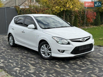 Белый Хендай i30, объемом двигателя 1.6 л и пробегом 164 тыс. км за 7500 $, фото 1 на Automoto.ua