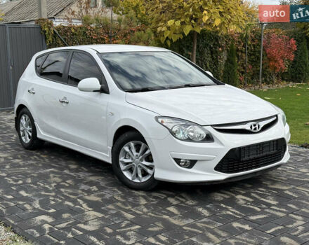 Хендай i30 2010 в Днепре (Днепропетровске) на Automoto.ua Белый Хендай i30, объемом двигателя 1.6 л и пробегом 164 тыс. км за 7500 $, фото 1 на Automoto.ua
