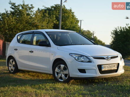 Хендай i30 2010 у Зачепиловке на Automoto.ua Білий Хендай i30, об'ємом двигуна 1.4 л та пробігом 169 тис. км за 5500 $, фото 1 на Automoto.ua