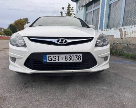 Белый Хендай i30, объемом двигателя 0 л и пробегом 269 тыс. км за 3200 $, фото 1 на Automoto.ua