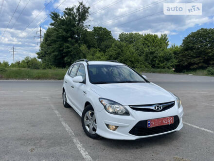 Белый Хендай i30, объемом двигателя 1.6 л и пробегом 188 тыс. км за 7150 $, фото 1 на Automoto.ua