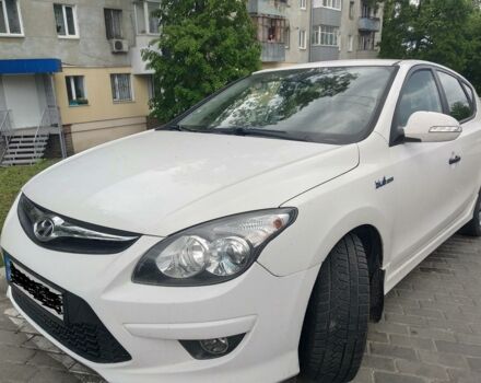Белый Хендай i30, объемом двигателя 1.6 л и пробегом 186 тыс. км за 7900 $, фото 1 на Automoto.ua