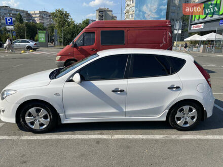 Хендай i30 2011 в Киеве на Automoto.ua Белый Хендай i30, объемом двигателя 1.4 л и пробегом 225 тыс. км за 5599 $, фото 1 на Automoto.ua