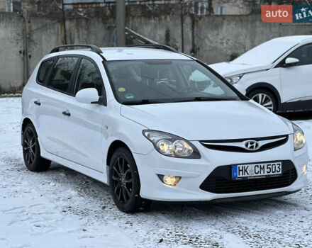Белый Хендай i30, объемом двигателя 1.6 л и пробегом 182 тыс. км за 7999 $, фото 1 на Automoto.ua