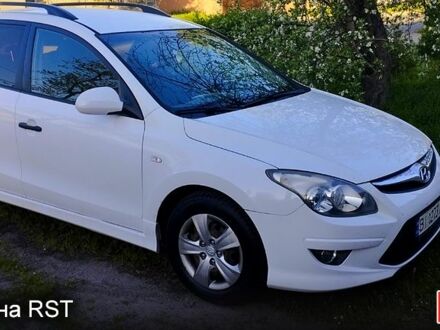 Білий Хендай i30, об'ємом двигуна 1.6 л та пробігом 225 тис. км за 6300 $, фото 1 на Automoto.ua