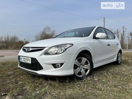 Хендай i30 2011 у Львові на Automoto.ua Білий Хендай i30, об'ємом двигуна 1.4 л та пробігом 176 тис. км за 7200 $, фото 1 на Automoto.ua