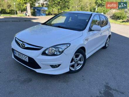 Хендай i30 2011 в Корсунь-Шевченковском на Automoto.ua Белый Хендай i30, объемом двигателя 1.58 л и пробегом 263 тыс. км за 6500 $, фото 1 на Automoto.ua