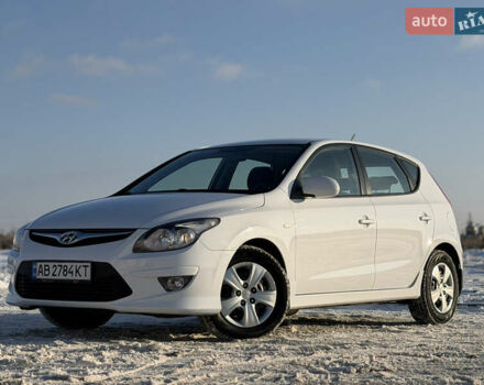 Белый Хендай i30, объемом двигателя 1.6 л и пробегом 118 тыс. км за 7333 $, фото 1 на Automoto.ua