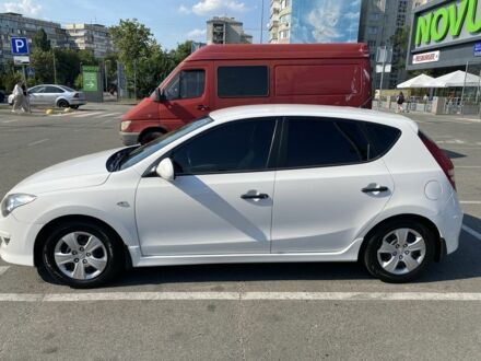 Хендай i30 2011 у Києві на Automoto.ua Білий Хендай i30, об'ємом двигуна 1.4 л та пробігом 217 тис. км за 5599 $, фото 1 на Automoto.ua