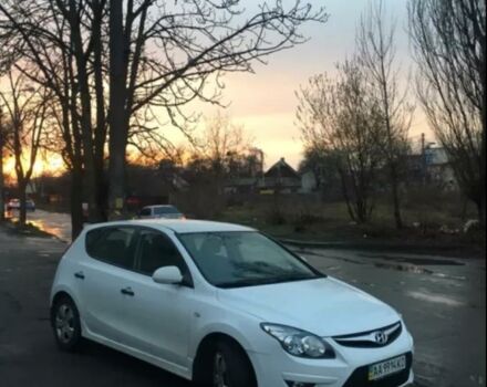 Белый Хендай i30, объемом двигателя 1.6 л и пробегом 70 тыс. км за 10399 $, фото 1 на Automoto.ua