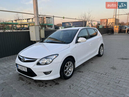 Хендай i30 2011 в Львове на Automoto.ua Белый Хендай i30, объемом двигателя 1.6 л и пробегом 205 тыс. км за 6300 $, фото 1 на Automoto.ua
