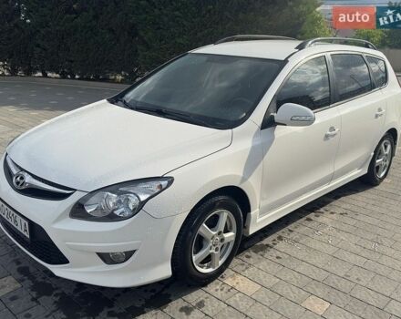 Белый Хендай i30, объемом двигателя 1.4 л и пробегом 220 тыс. км за 6200 $, фото 1 на Automoto.ua
