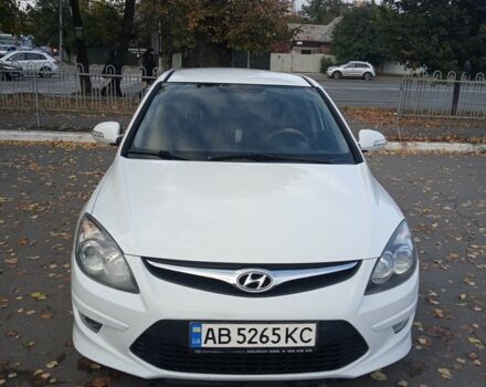Белый Хендай i30, объемом двигателя 1.4 л и пробегом 309 тыс. км за 6471 $, фото 1 на Automoto.ua