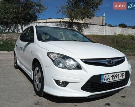 Білий Хендай i30, об'ємом двигуна 1.4 л та пробігом 248 тис. км за 7000 $, фото 1 на Automoto.ua