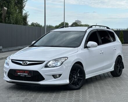 Белый Хендай i30, объемом двигателя 1.6 л и пробегом 195 тыс. км за 7500 $, фото 1 на Automoto.ua