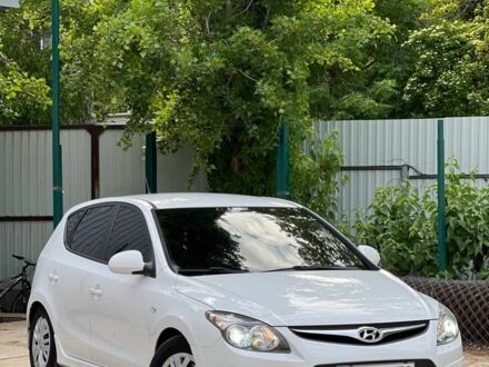 Хендай i30 2011 у Одесі на Automoto.ua Білий Хендай i30, об'ємом двигуна 1.6 л та пробігом 285 тис. км за 5400 $, фото 1 на Automoto.ua