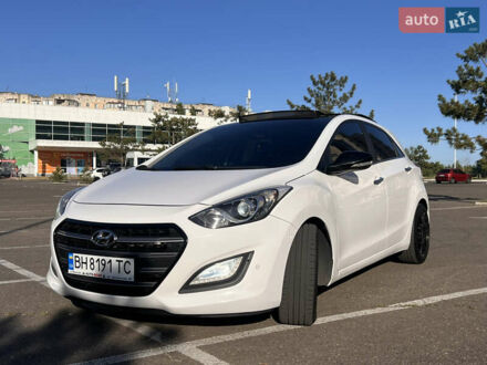 Хендай i30 2012 у Миколаєві на Automoto.ua Білий Хендай i30, об'ємом двигуна 1.58 л та пробігом 182 тис. км за 11500 $, фото 1 на Automoto.ua