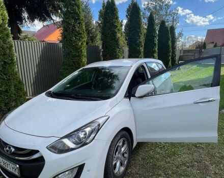 Белый Хендай i30, объемом двигателя 1.6 л и пробегом 220 тыс. км за 7200 $, фото 1 на Automoto.ua