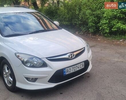 Белый Хендай i30, объемом двигателя 1.6 л и пробегом 271 тыс. км за 6500 $, фото 1 на Automoto.ua
