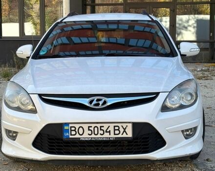 Белый Хендай i30, объемом двигателя 1.58 л и пробегом 184 тыс. км за 6600 $, фото 1 на Automoto.ua