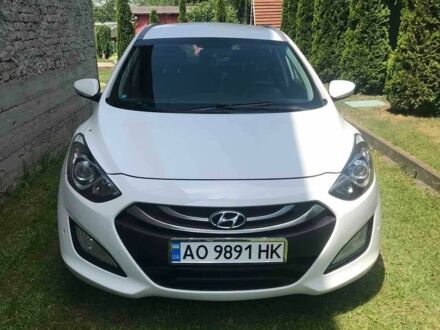 Хендай i30 2012 у Закарпаття на Automoto.ua Білий Хендай i30, об'ємом двигуна 1.6 л та пробігом 200 тис. км за 7700 $, фото 1 на Automoto.ua