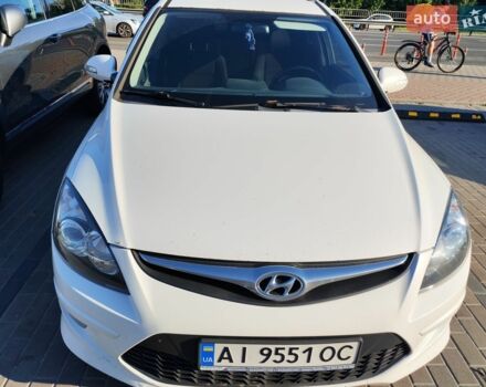 Белый Хендай i30, объемом двигателя 1.58 л и пробегом 310 тыс. км за 5500 $, фото 1 на Automoto.ua