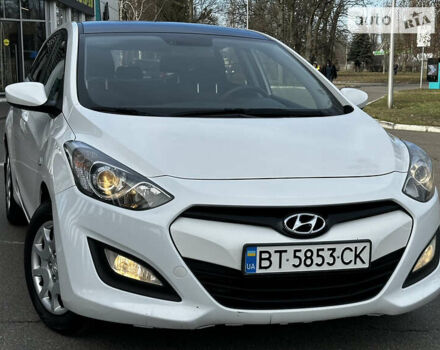 Белый Хендай i30, объемом двигателя 1.4 л и пробегом 194 тыс. км за 7900 $, фото 1 на Automoto.ua