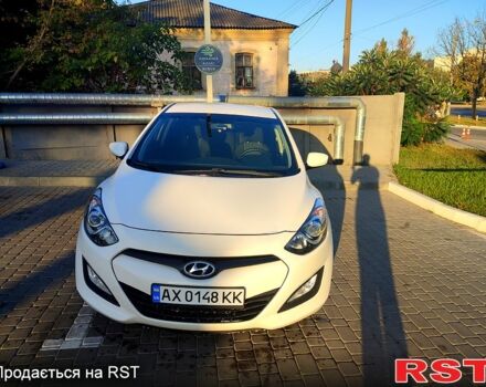 Белый Хендай i30, объемом двигателя 1.4 л и пробегом 190 тыс. км за 8400 $, фото 1 на Automoto.ua