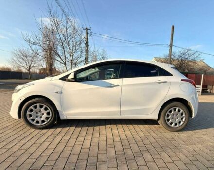 Белый Хендай i30, объемом двигателя 1.4 л и пробегом 180 тыс. км за 7500 $, фото 1 на Automoto.ua