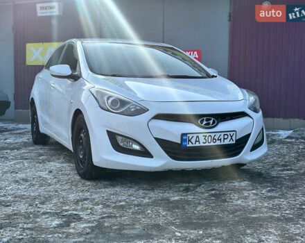 Белый Хендай i30, объемом двигателя 1.4 л и пробегом 255 тыс. км за 5700 $, фото 1 на Automoto.ua