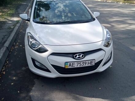 Хендай i30 2013 у Кривому Розі на Automoto.ua Білий Хендай i30, об'ємом двигуна 0 л та пробігом 75 тис. км за 8500 $, фото 1 на Automoto.ua